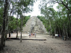 Nohoch Mul-Pyramide