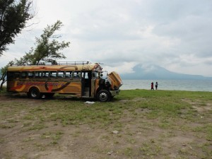 alter Chickenbus am See / old chickenbus at the lake