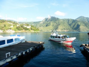 Bootsfahrt zum Vulkan / boat ride to the vulcano