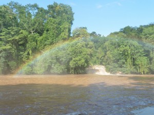 Wasserfall auf dem Weg nach Palenque / waterfall on the way to Palenque