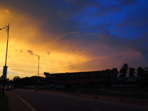 Irre Farben beim Sonnenuntergang