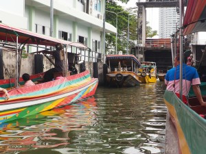 Mit dem Longtail durch Bangkoks Kanäle