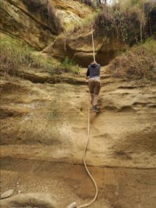 Tobi beim Klettern / Tobi is climbing