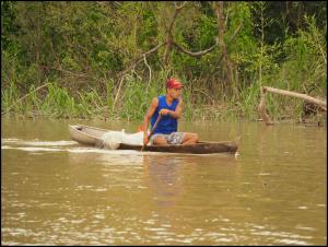 Einheimisch auf dem Fluss / Native people on the river