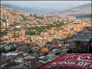 Blick von Comuna 13 über Medellin / view from Comuna 13 over Medellin
