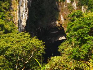 Der Eingang der Dear Cave