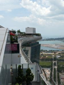 Auf dem Dach der Marina Bay